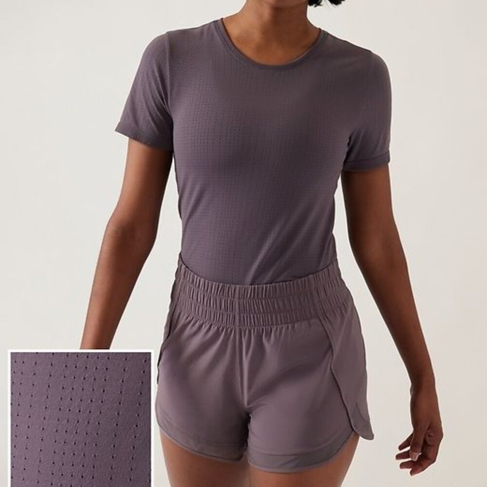 Athleta Women's In Motion Seamless Tee Short Sleeve Shirt in Purple
